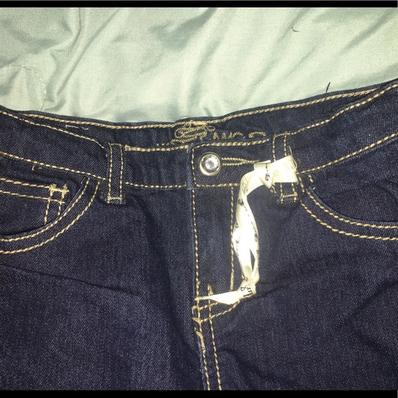2 For $10 or 5 for $25 Bundle Sale❗️ Almost Famous Jeans Little Girls 5 - Picture 5 of 8